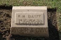 Ismailia War Memorial Cemetery - Elliott, Richard Harold